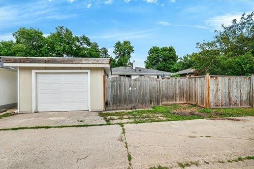 622 Greene Ave, Winnipeg, MB - Outdoor