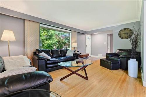 622 Greene Ave, Winnipeg, MB - Indoor Photo Showing Living Room