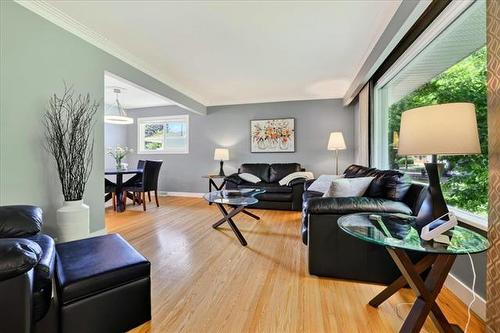 622 Greene Ave, Winnipeg, MB - Indoor Photo Showing Living Room