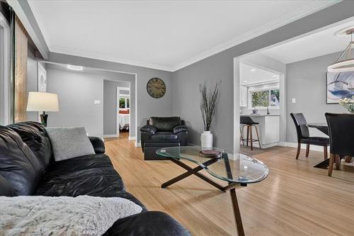 622 Greene Ave, Winnipeg, MB - Indoor Photo Showing Living Room