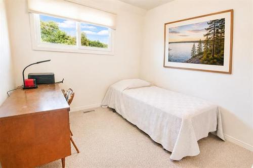 14 Lansdowne Ave, Pinawa, MB - Indoor Photo Showing Bedroom