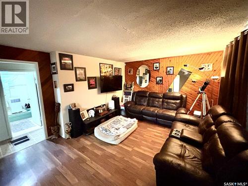 465 1St Avenue S, Duck Lake, SK - Indoor Photo Showing Living Room
