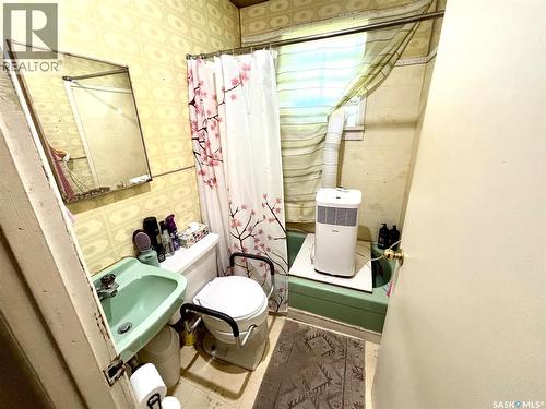 465 1St Avenue S, Duck Lake, SK - Indoor Photo Showing Bathroom