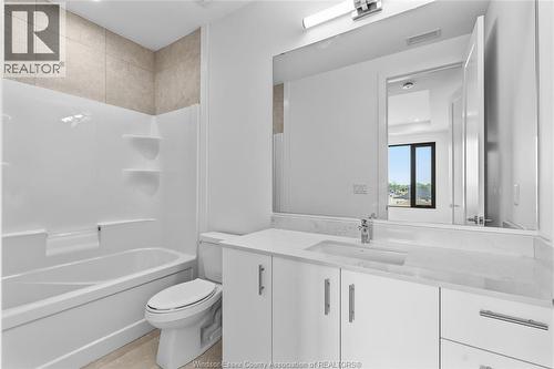 595 Lily Mac Unit# 103, Windsor, ON - Indoor Photo Showing Bathroom