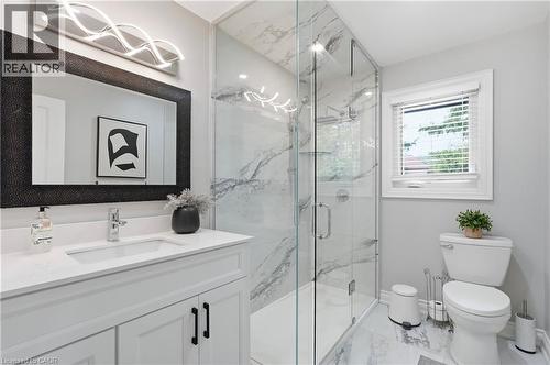 332 Woodworth Drive W, Ancaster, ON - Indoor Photo Showing Bathroom