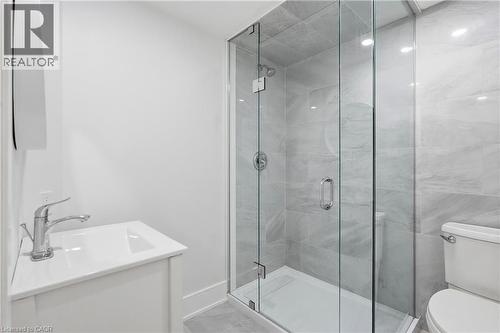 332 Woodworth Drive W, Ancaster, ON - Indoor Photo Showing Bathroom