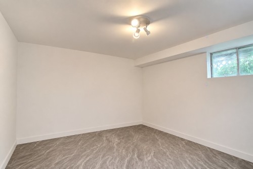 Chambre à coucher - 89 Route 271 N., Saint-Éphrem-De-Beauce, QC - Indoor Photo Showing Other Room