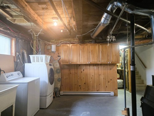 Salle de lavage - 89 Route 271 N., Saint-Éphrem-De-Beauce, QC - Indoor Photo Showing Laundry Room