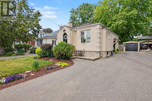 15 ELGIN STREET N  Cambridge, ON N1R 5G8