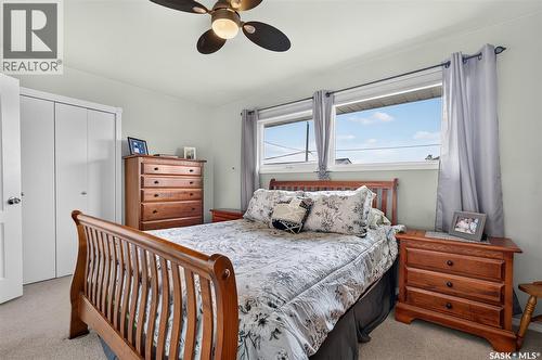 1331 Athabasca Street W, Moose Jaw, SK - Indoor Photo Showing Bedroom