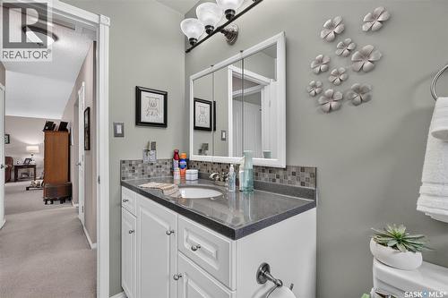 1331 Athabasca Street W, Moose Jaw, SK - Indoor Photo Showing Bathroom