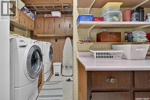 1331 Athabasca Street W, Moose Jaw, SK - Indoor Photo Showing Laundry Room