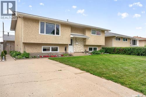 1331 Athabasca Street W, Moose Jaw, SK - Outdoor With Facade