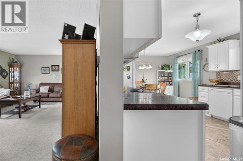 1331 Athabasca Street W, Moose Jaw, SK - Indoor Photo Showing Kitchen
