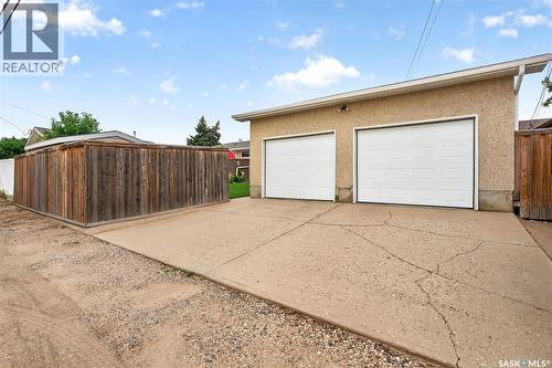 1331 Athabasca Street W, Moose Jaw, SK - Outdoor With Exterior