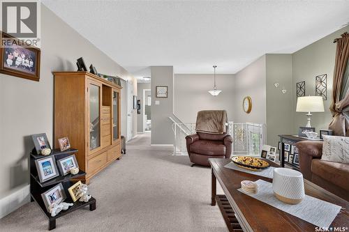 1331 Athabasca Street W, Moose Jaw, SK - Indoor Photo Showing Living Room