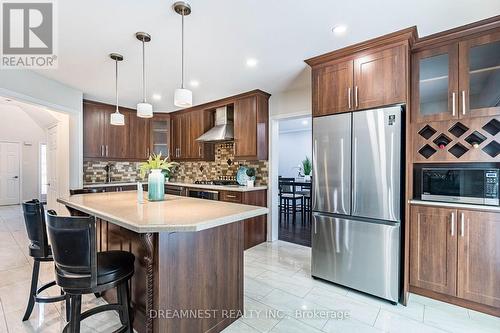 5959 Ladyburn Crescent, Mississauga, ON - Indoor Photo Showing Kitchen With Stainless Steel Kitchen With Upgraded Kitchen