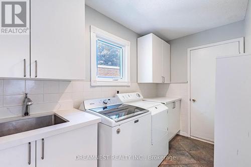 5959 Ladyburn Crescent, Mississauga, ON - Indoor Photo Showing Laundry Room