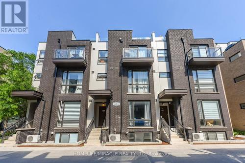 122 - 32 FIELDWAY ROAD  Toronto, ON M8Z 0E3