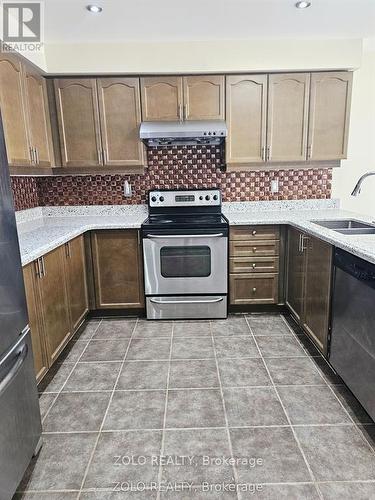 39 Atherton Avenue, Ajax, ON - Indoor Photo Showing Kitchen