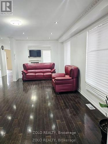 39 Atherton Avenue, Ajax, ON - Indoor Photo Showing Living Room