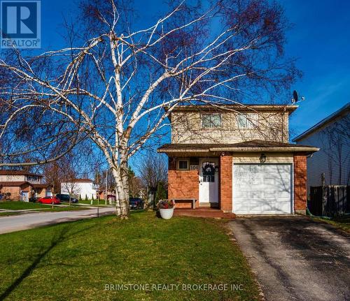 104 HICKLING TRAIL  Barrie, ON L4M 5T4