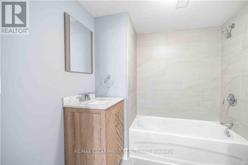 195 Wood Street E, Hamilton, ON - Indoor Photo Showing Bathroom