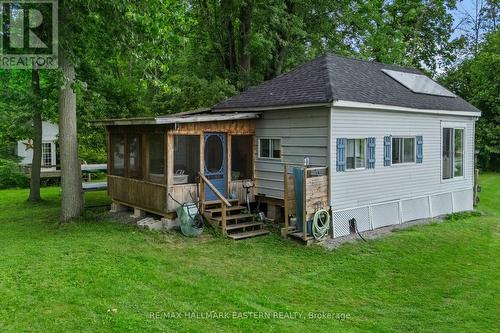 Screened in porch for morning coffee - 730 Mervin Line, Cavan Monaghan (Cavan-Monaghan), ON - Outdoor
