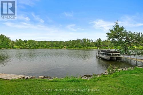 Private dock - 730 Mervin Line, Cavan Monaghan (Cavan-Monaghan), ON - Outdoor With Body Of Water With View