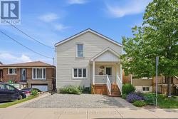18 PROVINCE STREET N  Hamilton, ON L8H 4H4