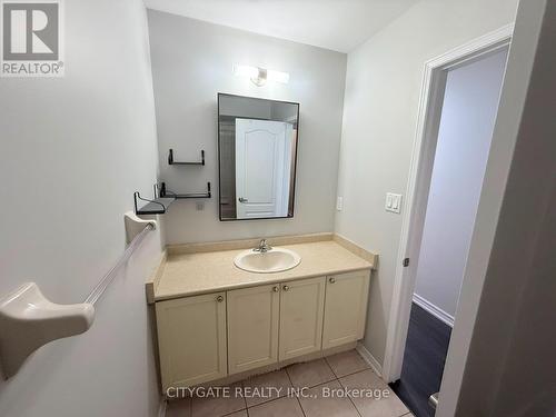 Main/Second - 124 Crystalview Crescent E, Brampton, ON - Indoor Photo Showing Bathroom