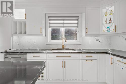 99 Benjamin Drive, Vaughan, ON - Indoor Photo Showing Kitchen