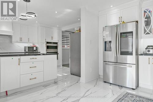 99 Benjamin Drive, Vaughan, ON - Indoor Photo Showing Kitchen