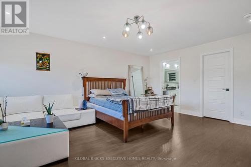 99 Benjamin Drive, Vaughan, ON - Indoor Photo Showing Bedroom