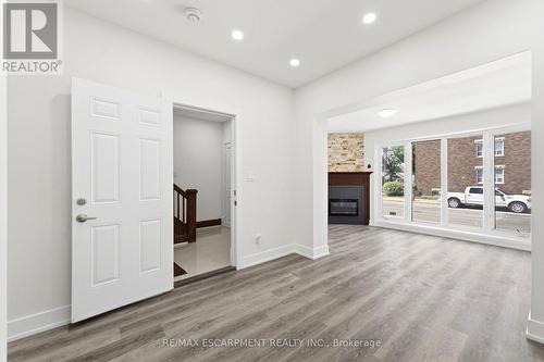 968 Main Street E, Hamilton, ON - Indoor Photo Showing Other Room