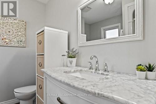 9793 Dickenson Road W, Hamilton, ON - Indoor Photo Showing Bathroom