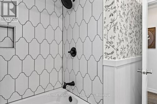 9793 Dickenson Road W, Hamilton, ON - Indoor