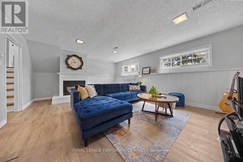 2177 Bingham Street, Ottawa, ON - Indoor Photo Showing Living Room