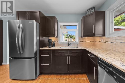 2177 Bingham Street, Ottawa, ON - Indoor Photo Showing Kitchen With Upgraded Kitchen