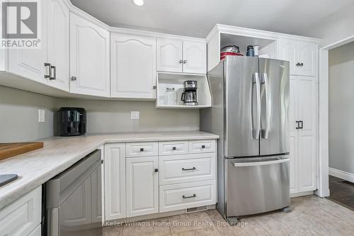 7988 Wellington Road 12, Wellington North (Arthur), ON - Indoor Photo Showing Kitchen