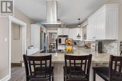 Kitchen/Breakfast Bar - 