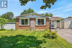 2179 ERINBROOK CRESCENT  Ottawa, ON K1B 4J7