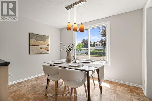 2179 Erinbrook Crescent, Ottawa, ON - Indoor Photo Showing Dining Room