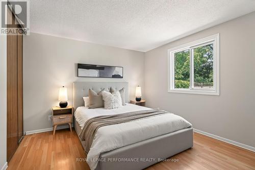 2179 Erinbrook Crescent, Ottawa, ON - Indoor Photo Showing Bedroom