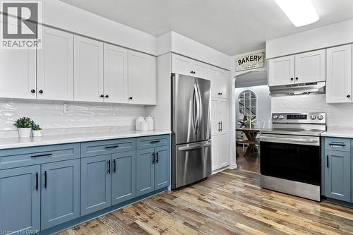 9793 Dickenson Road W, Hamilton, ON - Indoor Photo Showing Kitchen