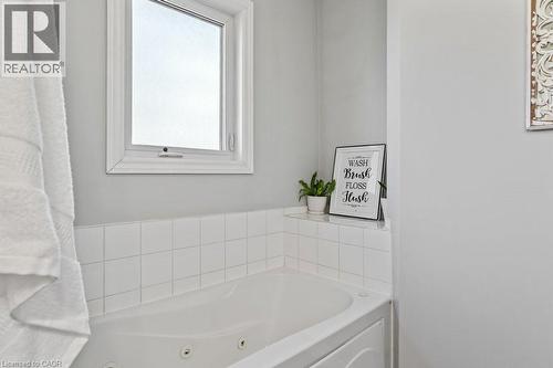 9793 Dickenson Road W, Hamilton, ON - Indoor Photo Showing Bathroom