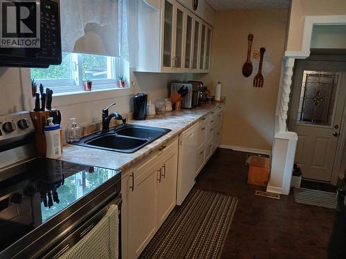 45 Poplar Rd, Elliot Lake, ON - Indoor Photo Showing Kitchen With Double Sink