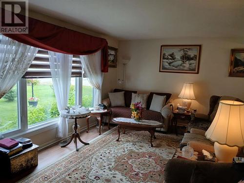45 Poplar Rd, Elliot Lake, ON - Indoor Photo Showing Living Room