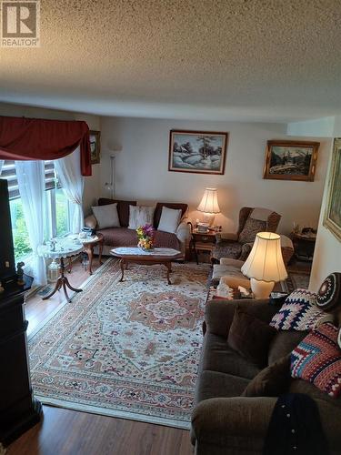 45 Poplar Rd, Elliot Lake, ON - Indoor Photo Showing Living Room
