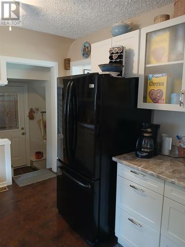 45 Poplar Rd, Elliot Lake, ON - Indoor Photo Showing Kitchen